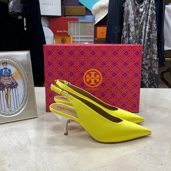 HOST PIC TORY BURCH SATIN SLINGBACK PUMP ACIDIC YELLOW WHITE PATENT HEEL SIZE 8 - Picture 3 of 15